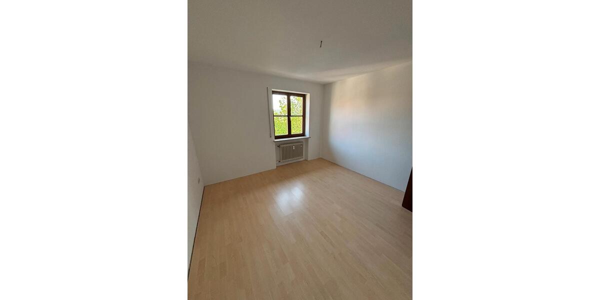 Etagenwohnung Neuötting - 3 Zimmer, 83 m&sup2;, 913&euro; | Angebot:26475315