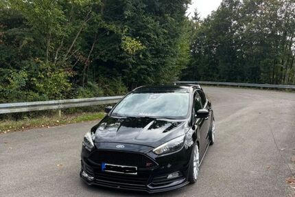 Ford Focus 177.000 km 14.000 € Münsingen 72525
