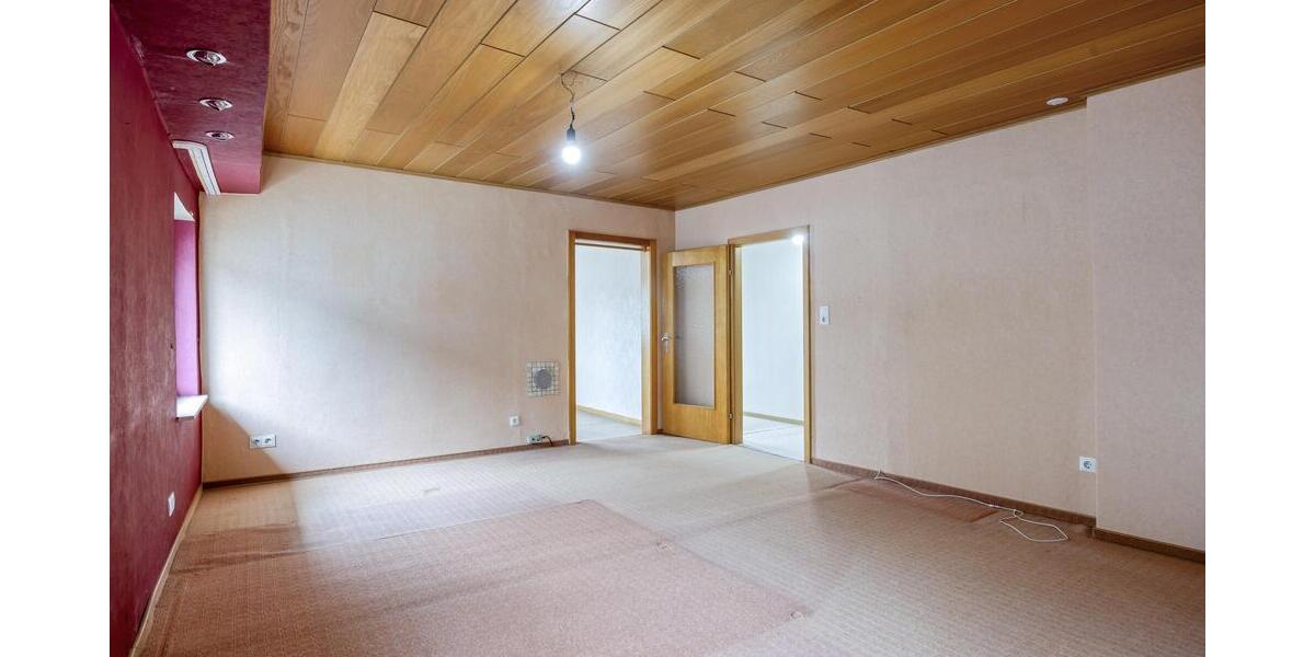 Großes Wohnhaus mit vielfältigem Nutzungspotential - Einfamilienhaus Moschheim | Angebot:26932451