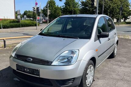 Ford Fiesta 174.800 km 1.449 € Herford 32049