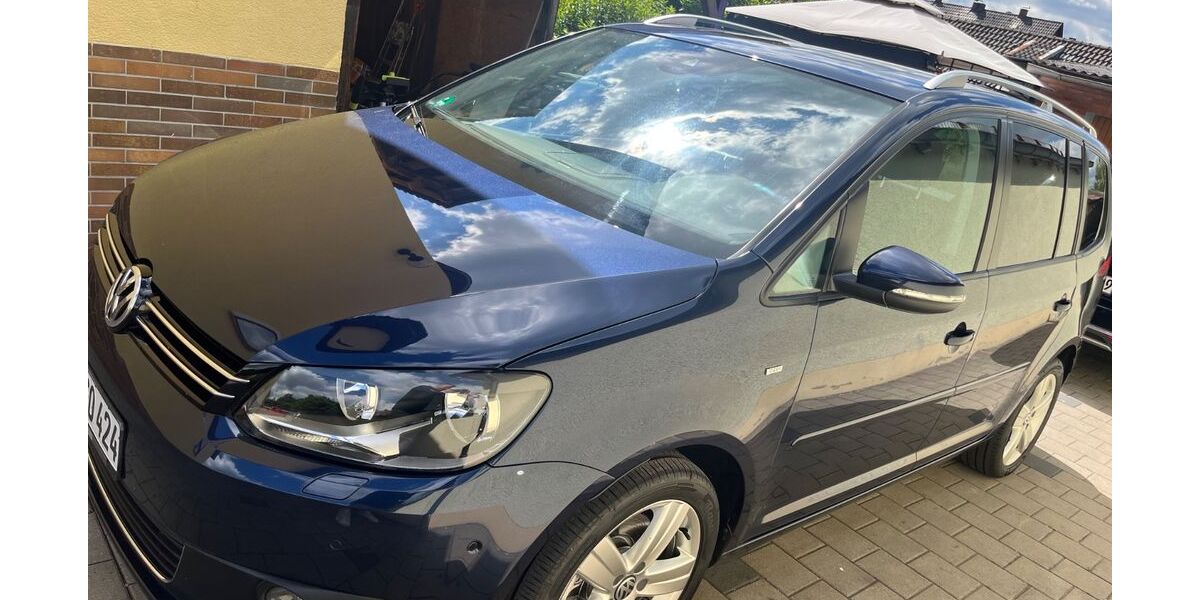 VW Touran 93.000 km 12.200 &euro; Schwarzenfeld 92521