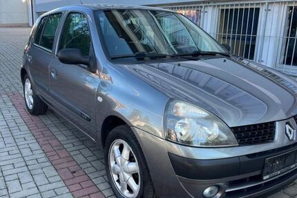 Renault Clio 106.000 km 1.650 &euro; Fürth 90763