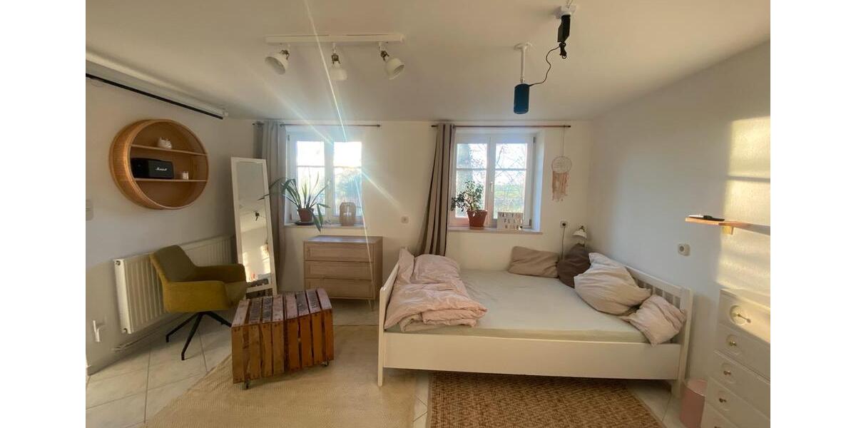 Souterrain-Wohnung mit Flusszugang (keine Dauermiete) 2 zimmer