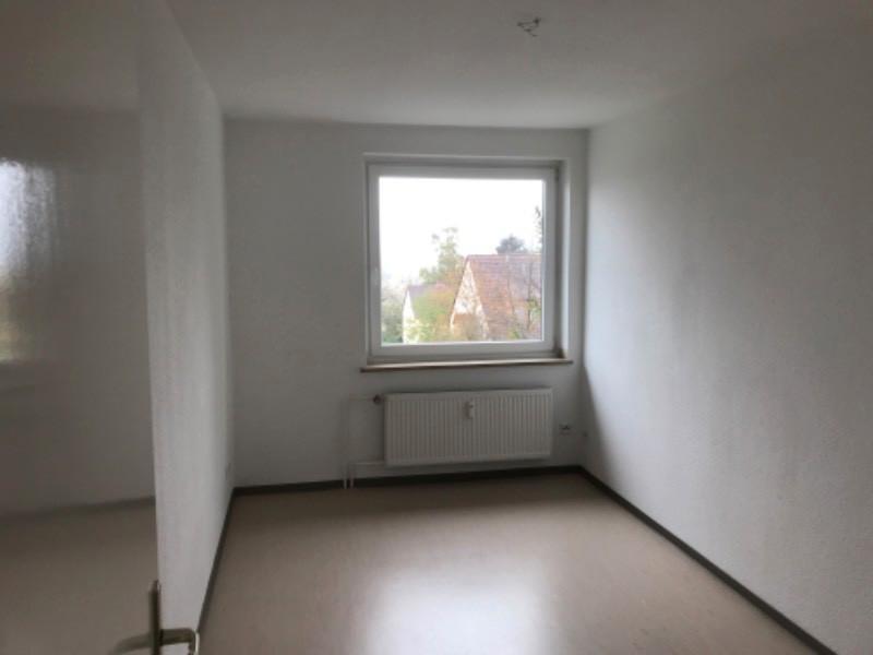 Helle 3-Zimmer Wohnung mit Balkon und neuen Bodenbelägen zu vermieten