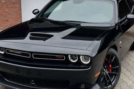 Dodge Challenger 5.645 km 41.990 &euro; Düsseldorf 40599