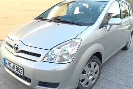 Toyota Corolla Verso 83.500 km 6.999 &euro; Unterellen 99834