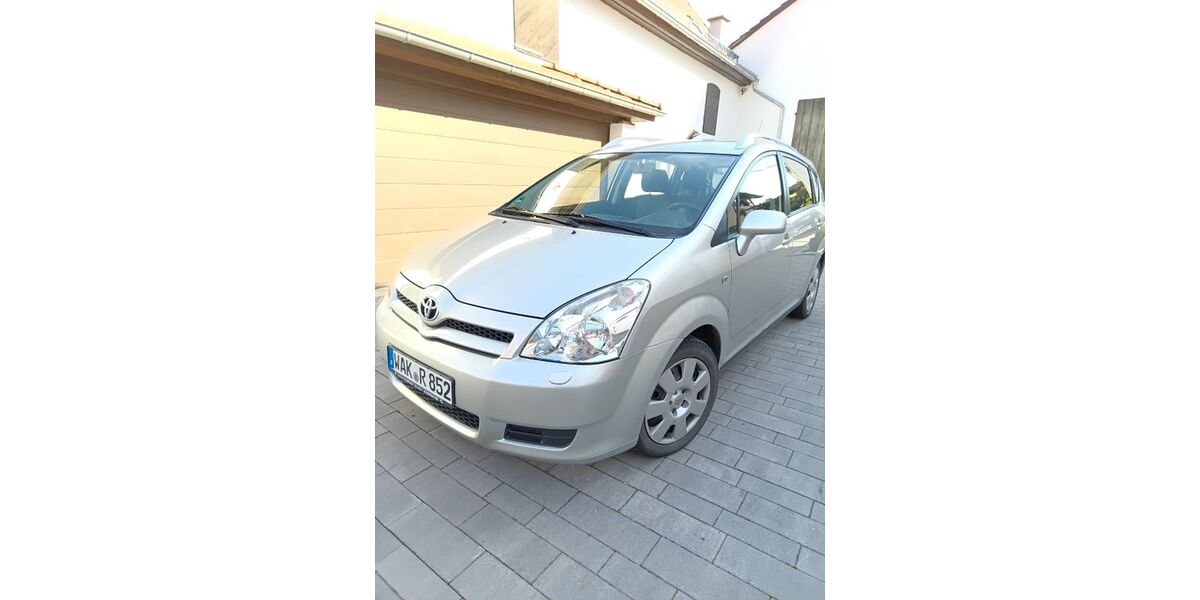 Toyota Corolla Verso 83.500 km 6.999 &euro; Unterellen 99834
