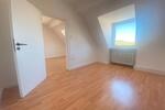 Dachgeschoßwohnung Remscheid Gemarkung Bergisch Born - 3.5 Zimmer, 60 m&sup2;, 487&euro; | Angebot:26675431