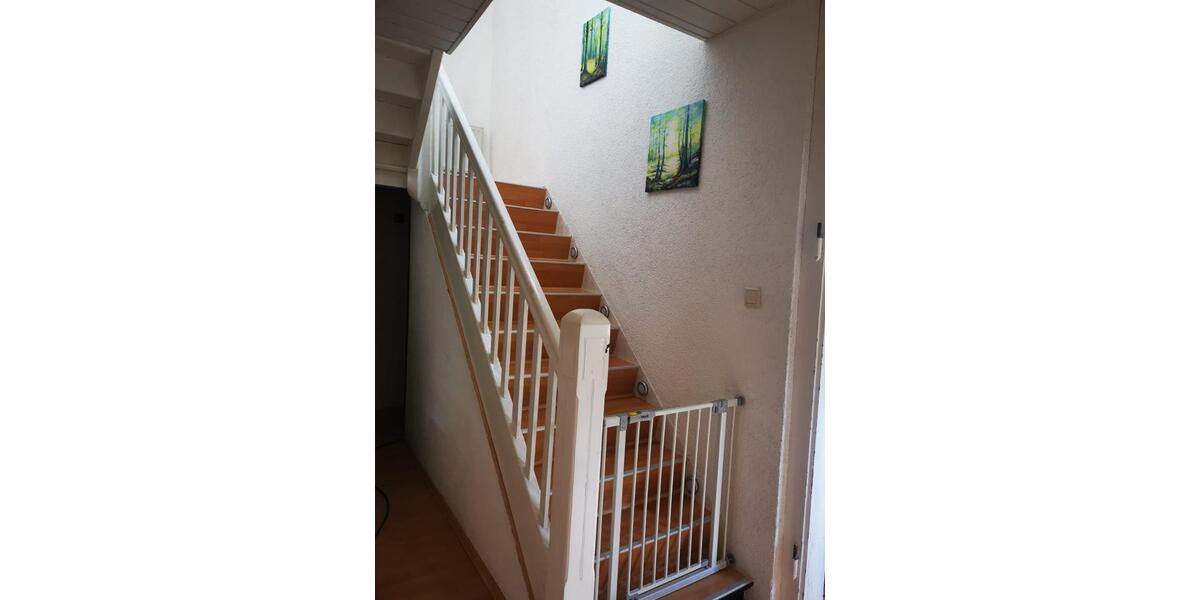 Doppelhaushälfte Großbreitenbach - 7 Zimmer, 131 m&sup2;, 750&euro; | Angebot:25026781