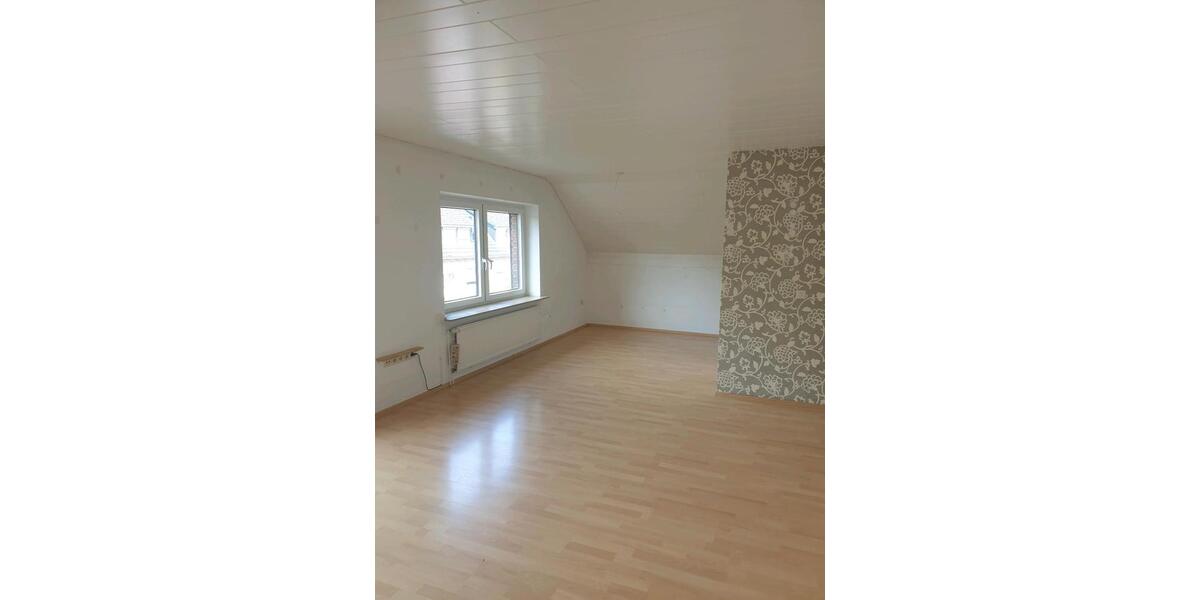 Dachgeschoßwohnung Gifhorn - 4 Zimmer, 100 m&sup2;, 700&euro; | Angebot:26521157