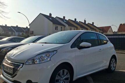 Peugeot 208 165.000 km 3.500 &euro; Kelsterbach 65451