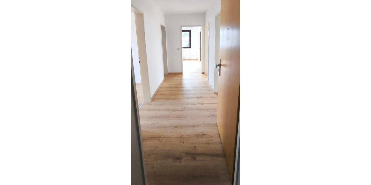 Etagenwohnung Weinsberg - 3.5 Zimmer, 86 m&sup2;, 1.290&euro; | Angebot:26185026