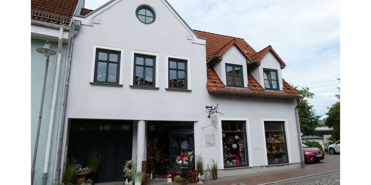 Haus zum Kaufen in Ueckermünde 325.000 € 130 m² 5 zimmer
