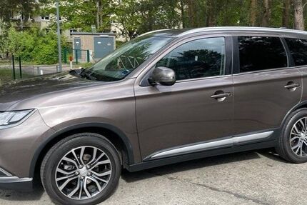 Mitsubishi Outlander 76.000 km 18.000 € Potsdam 14480