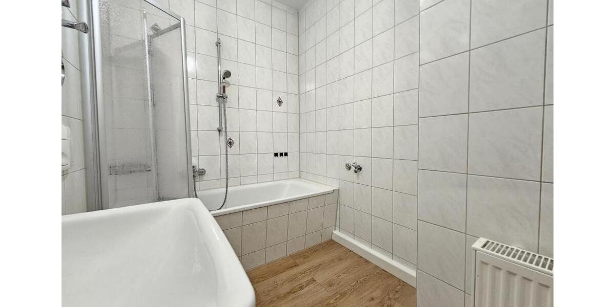 Dachgeschoßwohnung Werdau - 3 Zimmer, 56 m&sup2;, 307&euro; | Angebot:26665630