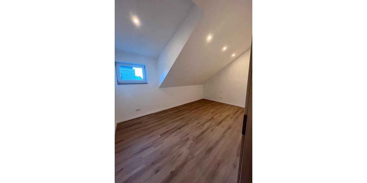 Einfamilienhaus Deggendorf - 3 Zimmer, 110 m&sup2;, 1.485&euro; | Angebot:25369868