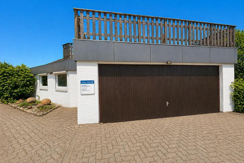 *** Hier läßt es sich leben *** Großzügiges Architektenhaus in begehrte, ruhiger TOP-Lage, mit Einliegerwohnung. - Zweifamilienhaus Henstedt-Ulzburg Ulzburg | Angebot:26382175