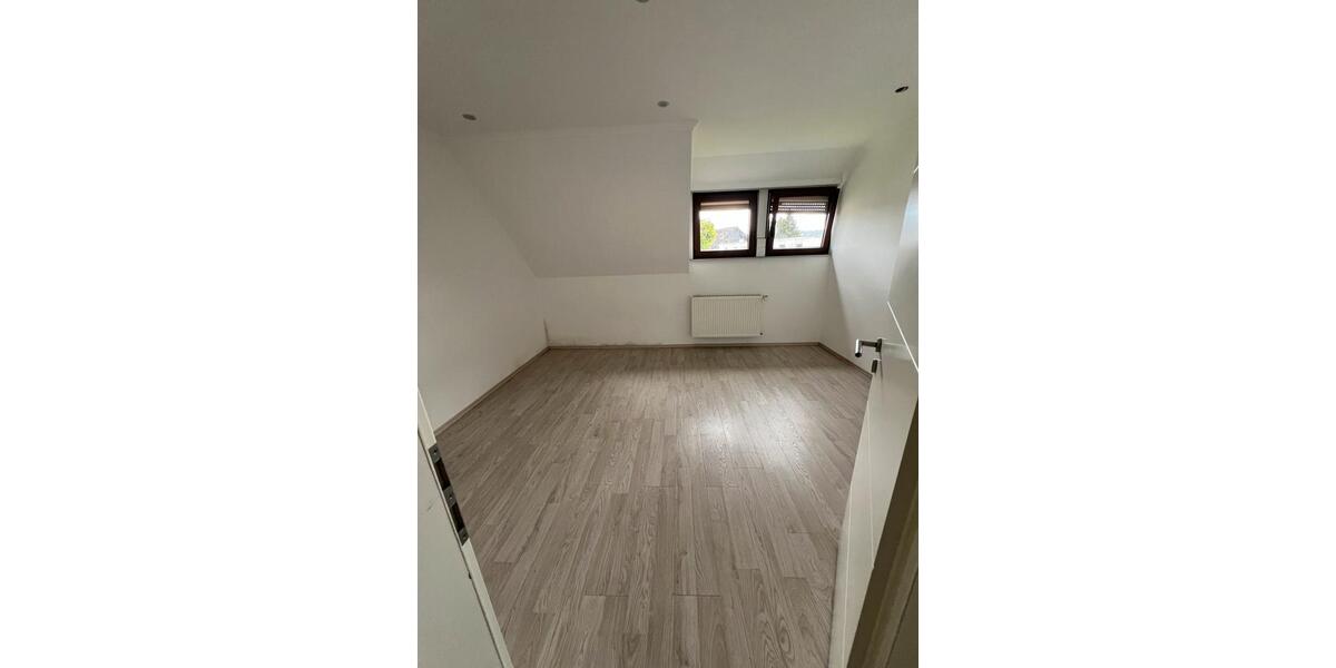 Dachgeschoßwohnung Wittlich - 3 Zimmer, 90 m&sup2;, 1.200&euro; | Angebot:26651645
