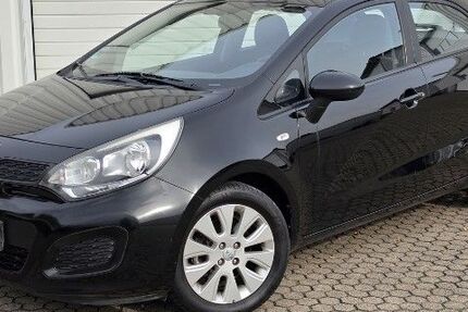 Kia Rio 181.559 km 2.750 &euro; Erfurt 99092