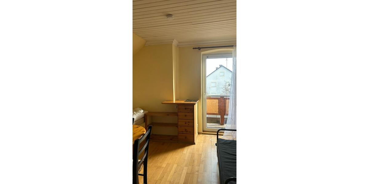 Dachgeschoßwohnung Hallbergmoos - 1 Zimmer, 18 m&sup2;, 540&euro; | Angebot:26661540