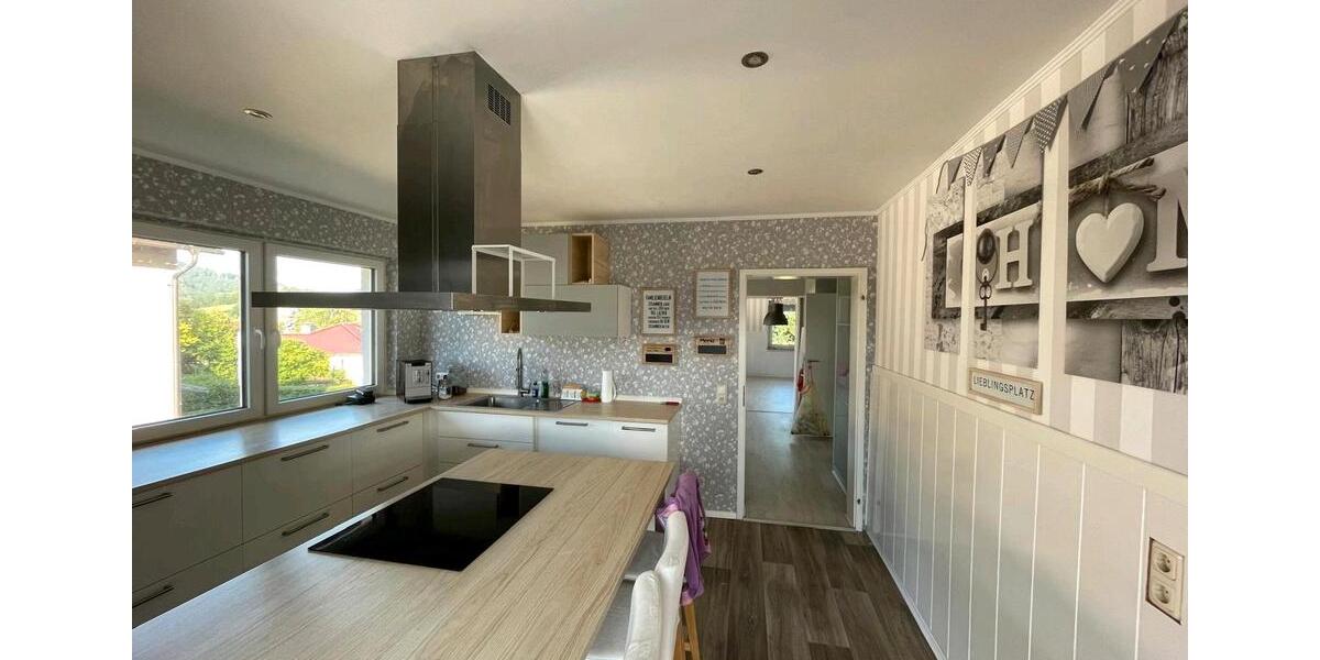 Einfamilienhaus Bad Wildungen - 8 Zimmer, 280 m&sup2;, 420.000&euro; | Angebot:26670876