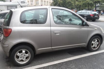 Toyota Yaris 161.156 km 1.400 € Berlin 10117