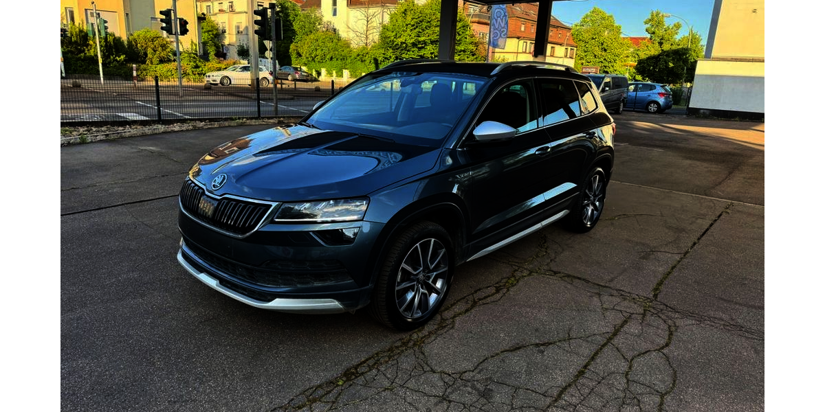 Skoda Karoq 100.424 km 22.500 &euro; Saarbrücken 66115