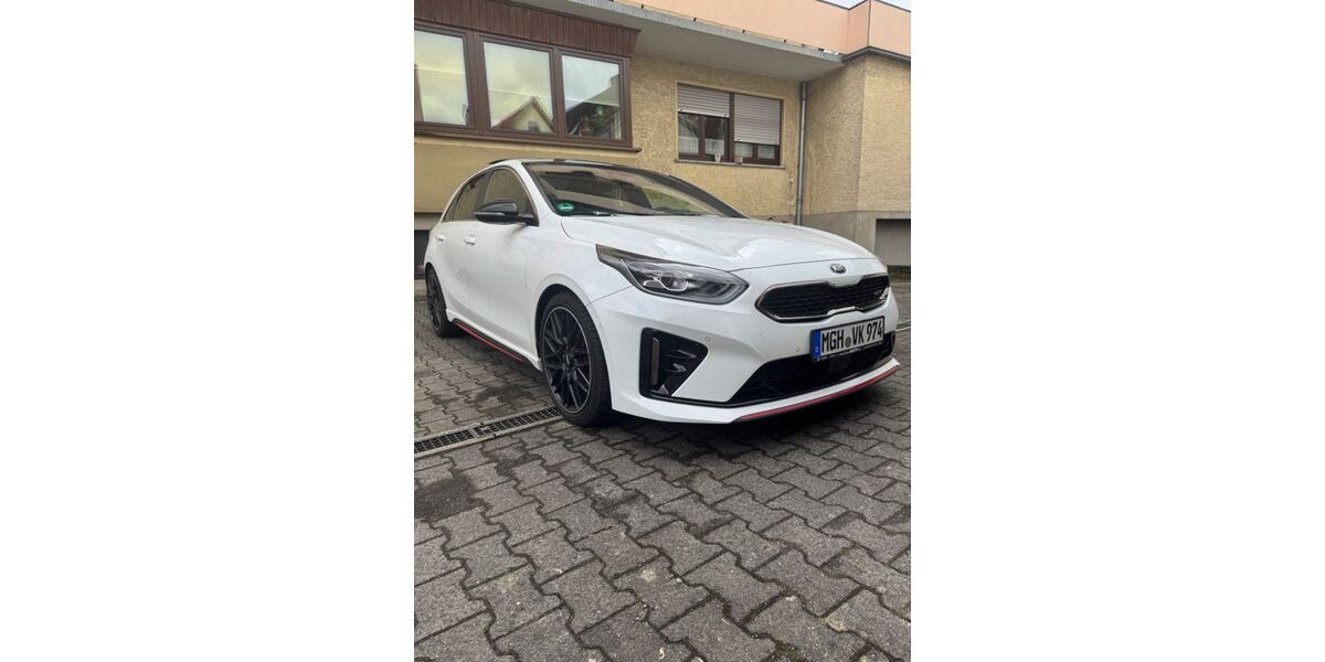 Kia ceed / Ceed 83.700 km 18.500 &euro; Bad Mergentheim 97980