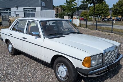 Mercedes-Benz 200 165.000 km 7.850 &euro; Hamdorf 24805