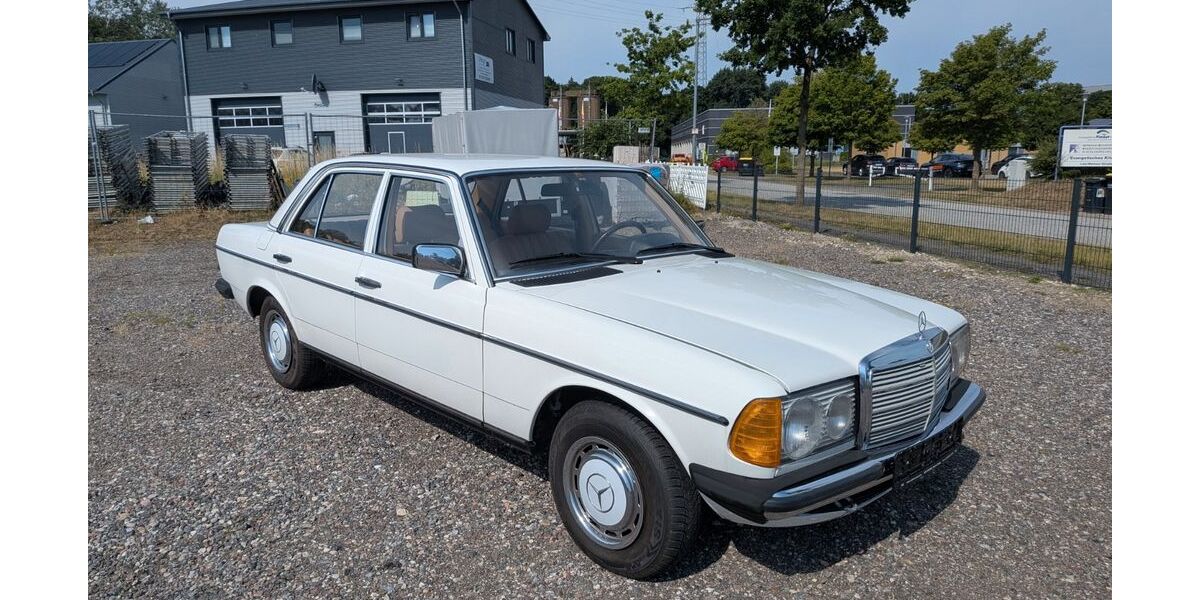 Mercedes-Benz 200 165.000 km 7.850 &euro; Hamdorf 24805