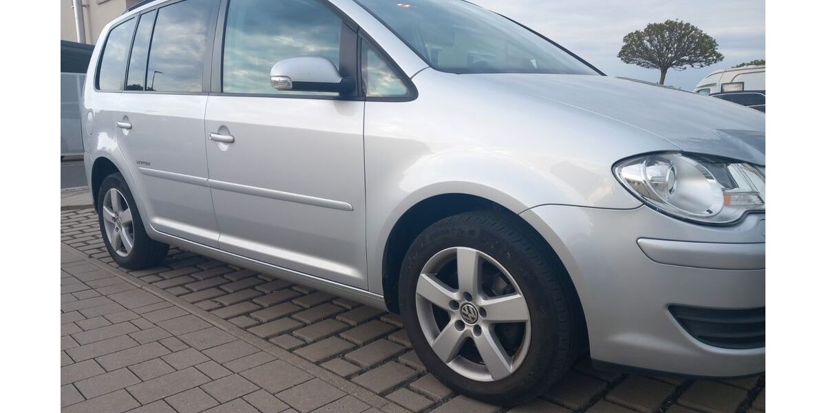 VW Touran 186.500 km 6.399 &euro; Neustadt 91413