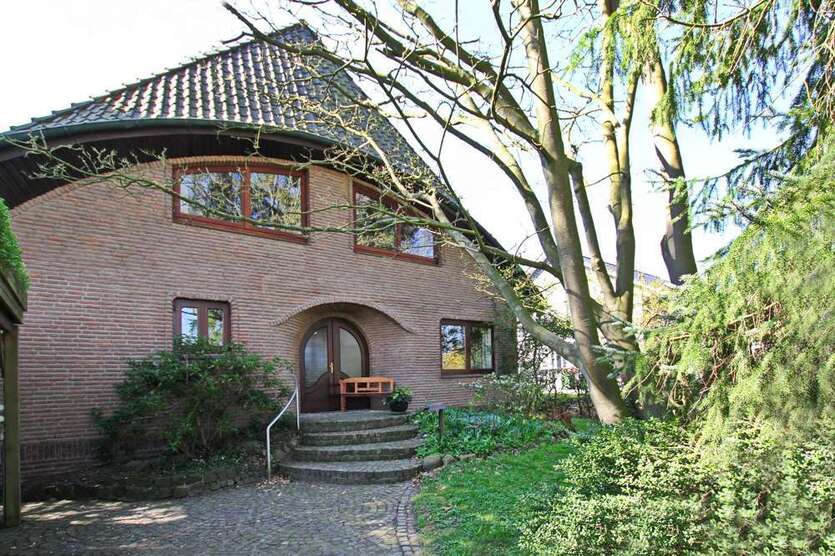 Haus zum Kaufen in Hamburg Lemsahl-Mellingstedt 895.000 € 220 m²