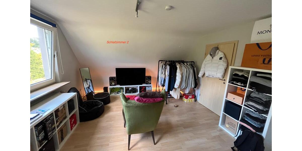 Helle & großzügige Dachgeschosswohnung 1 zimmer