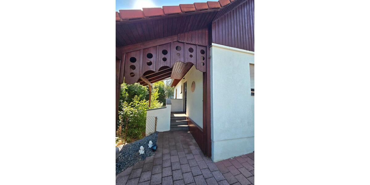 Einfamilienhaus Lauingen (Donau) - 8 Zimmer, 180 m&sup2;, 569.000&euro; | Angebot:26990503