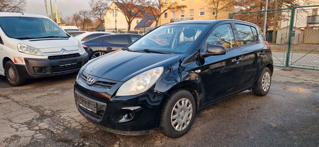 Hyundai i20 99.715 km 1.800 &euro; Fürstenfeldbruck 82256
