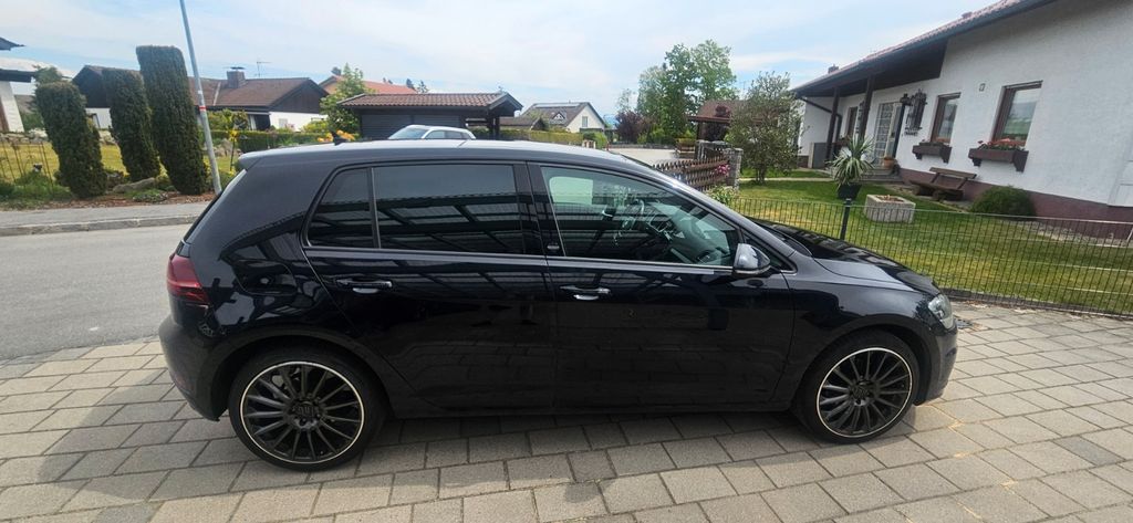 VW Golf 95.554 km 14.499 &euro; Tiefenbach 94113