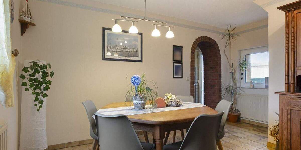 Großzügiges Wohnhaus mit Innenhof, Garten und Ausbaupotenzial in Gangelt- Stahe! 8 zimmer