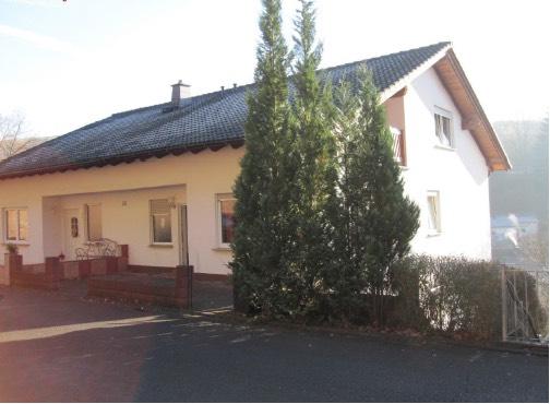 Etagenwohnung Herrstein - 4 Zimmer, 140 m&sup2;, 1.050&euro; | Angebot:26387171
