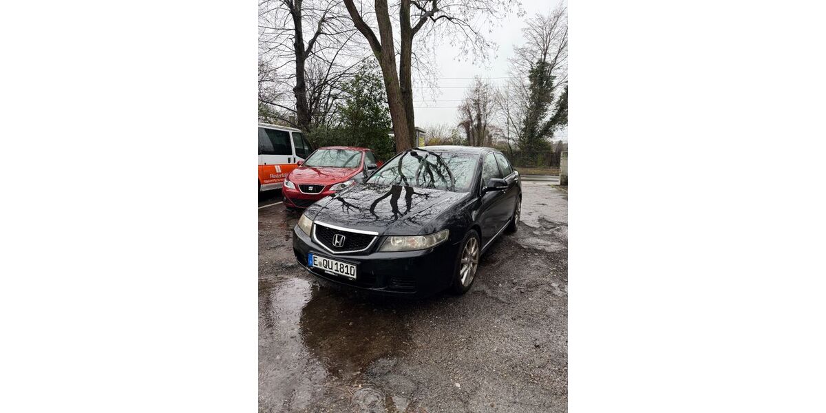 Honda Accord 268.197 km 1.900 &euro; Essen 45326