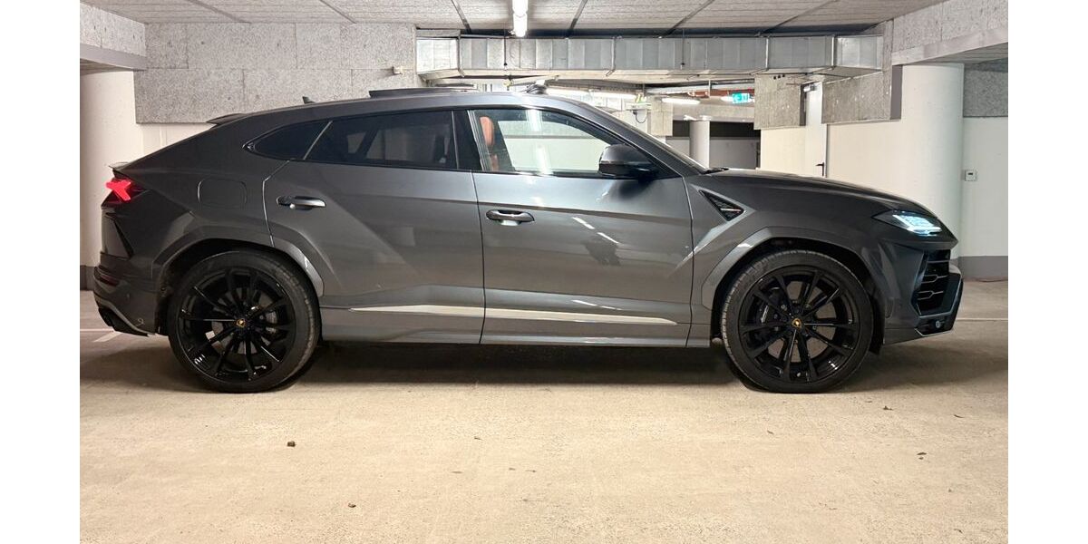 Lamborghini Urus 62.808 km 199.995 &euro; Hamburg 21079