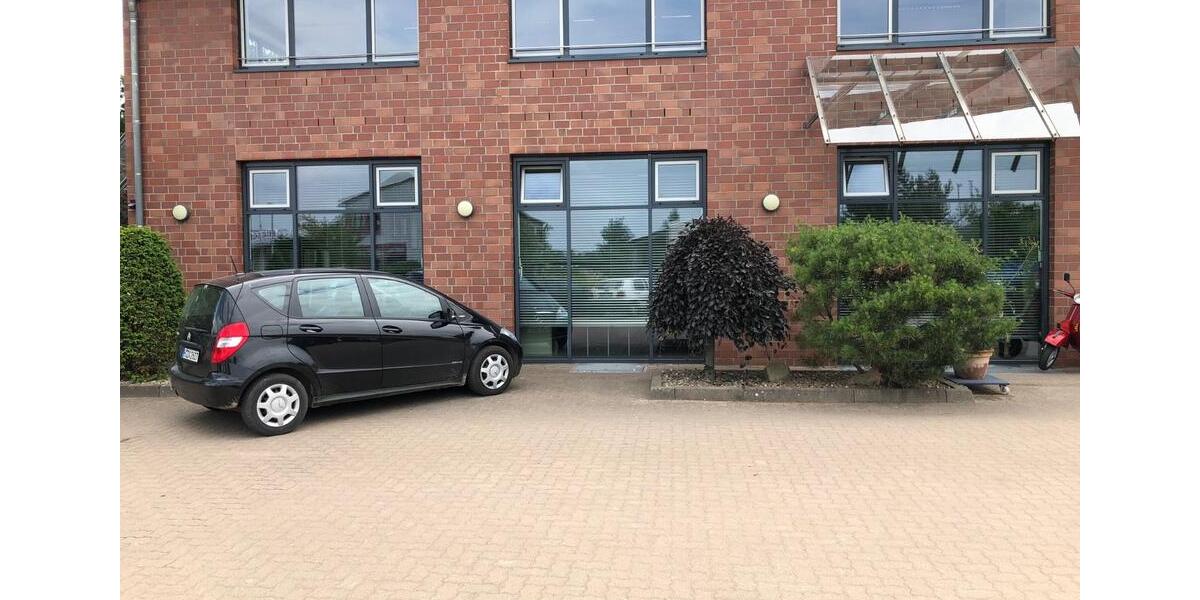 130m² Büro- Praxis- Einheit im 1.OG zimmer