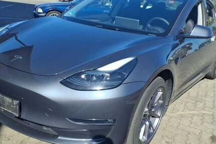 Tesla Model 3 141.449 km 25.750 &euro; Steinbach-Hallenberg OT Herges-Hallenberg 98587