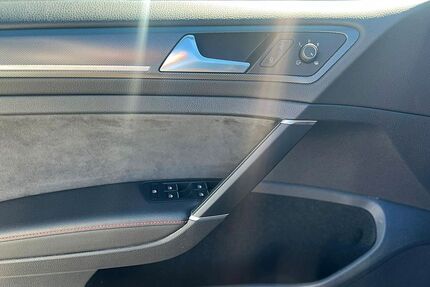 VW Golf 76.000 km 26.900 &euro; Schönberg 24217