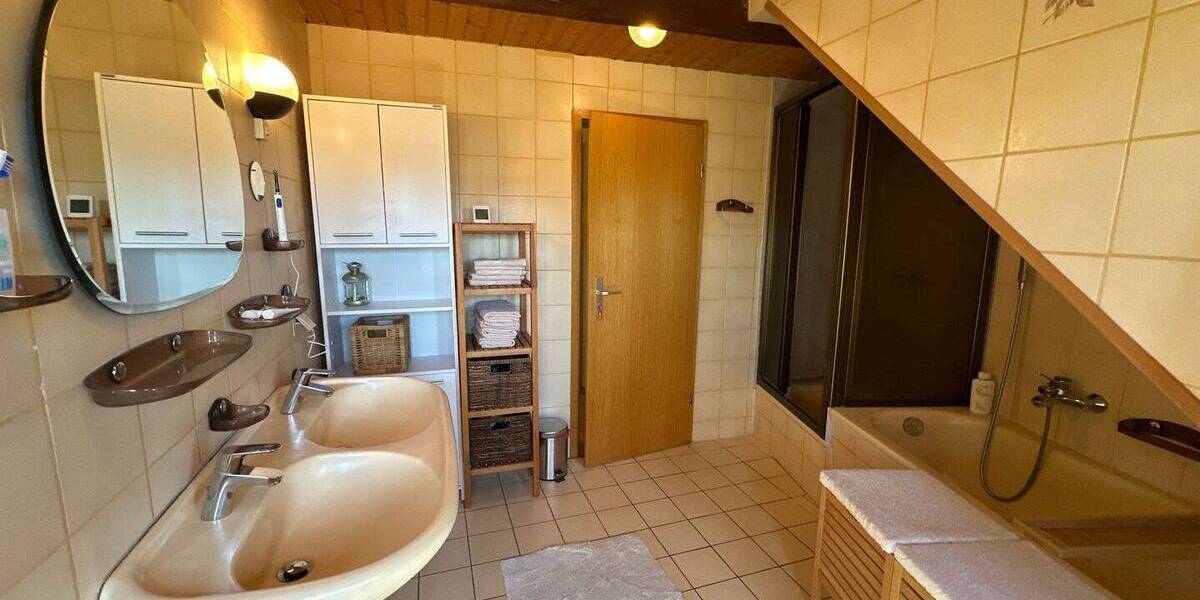 Mehrfamilienhaus, Wohnhaus Homberg (Efze) Homberg - 1 Zimmer, 232 m&sup2;, 230.000&euro; | Angebot:26388675