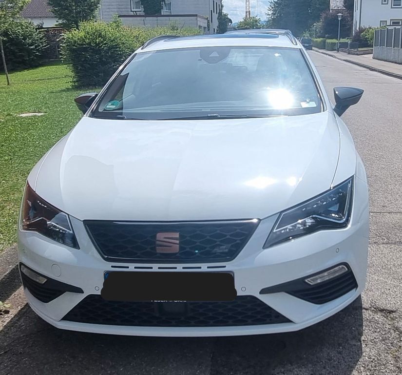 Seat Leon 94.500 km 23.900 € Kempten 87439