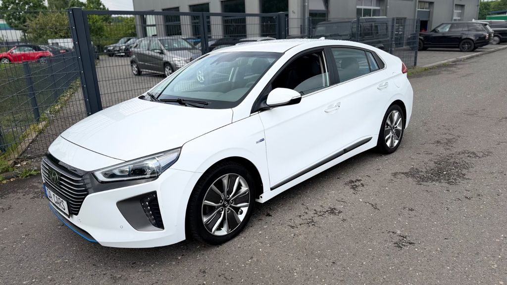 Hyundai IONIQ 142.000 km 10.900 &euro; Troisdorf (10 km Köln-Bonn Airport) 53842
