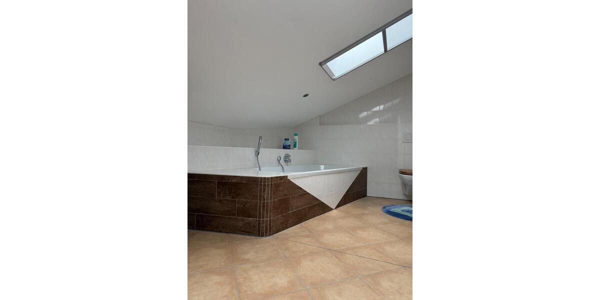 Mehrfamilienhaus, Wohnhaus Palling - 8.5 Zimmer, 256 m&sup2;, 695.000&euro; | Angebot:26421539