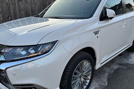 Mitsubishi Outlander 86.000 km 22.900 &euro; Altötting 84503