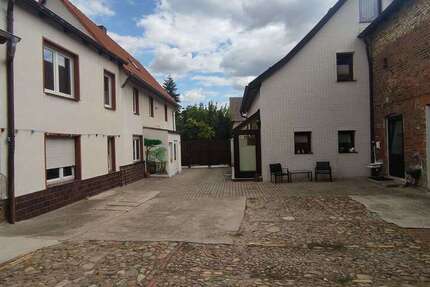 Haus Bitterfeld-Wolfen Wolfen - 8 Zimmer, 197 m&sup2;, 250.000&euro; | Angebot:25793847