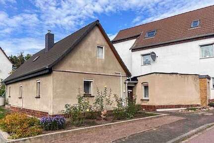 Haus zum Kaufen in Petersberg 49.000 € 49.2 m²